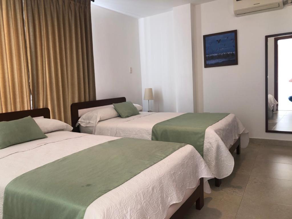 Colon Plaza Hotel Tumaco Buitenkant foto