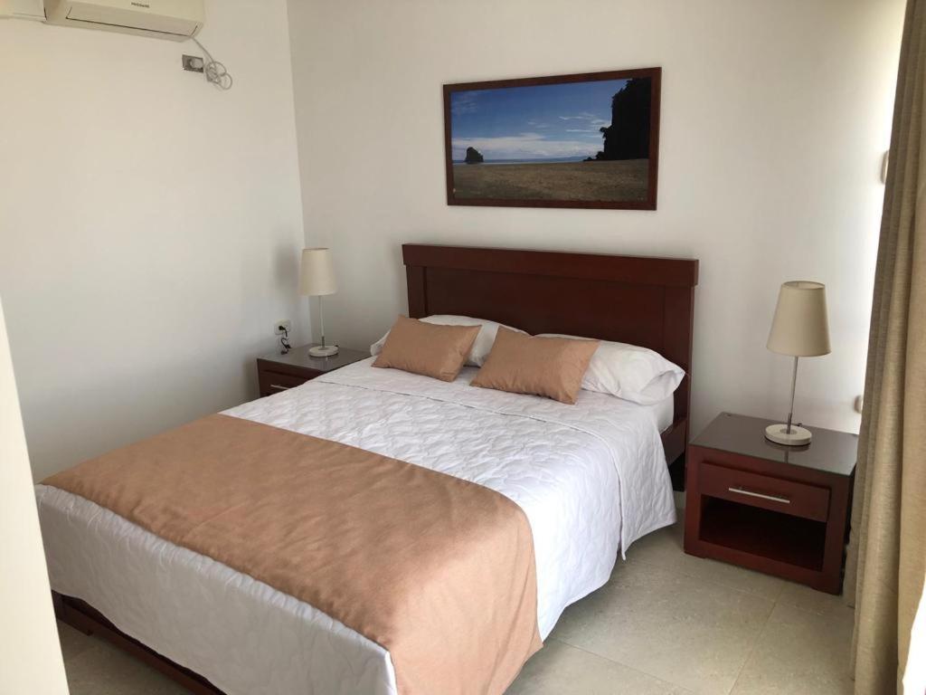 Colon Plaza Hotel Tumaco Buitenkant foto